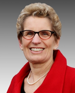 Ontario Kathleen Wynne hosts signing of climate agreement